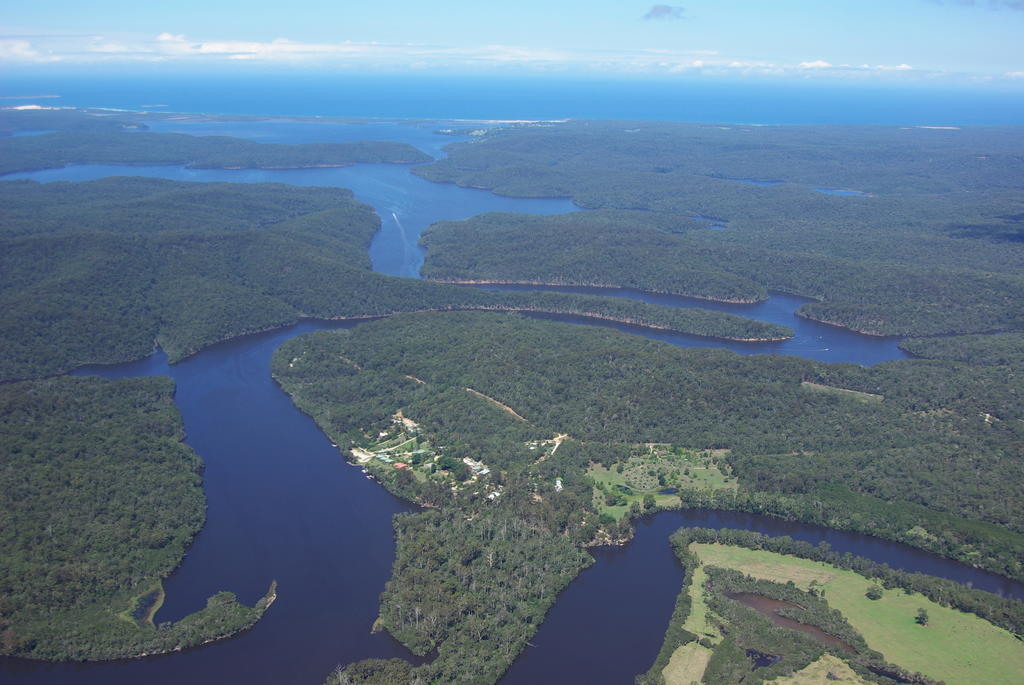 Gipsy Point Lakeside Экстерьер фото